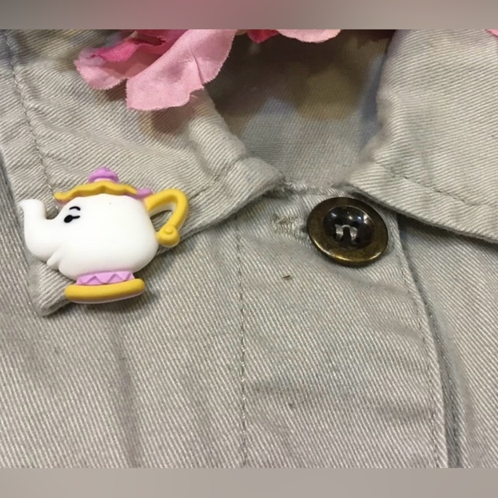 Mrs. Potts Pin